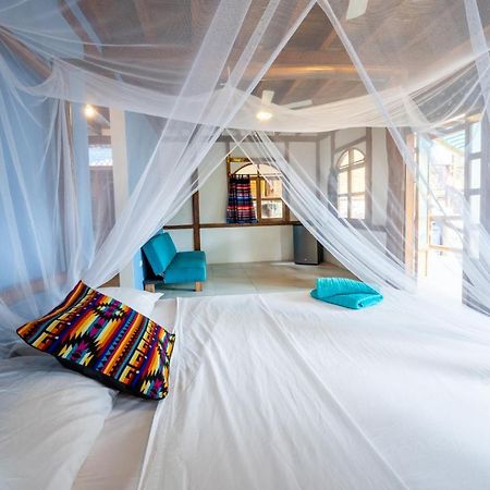 Casa Del Sol Pansiyon Montañita Dış mekan fotoğraf
